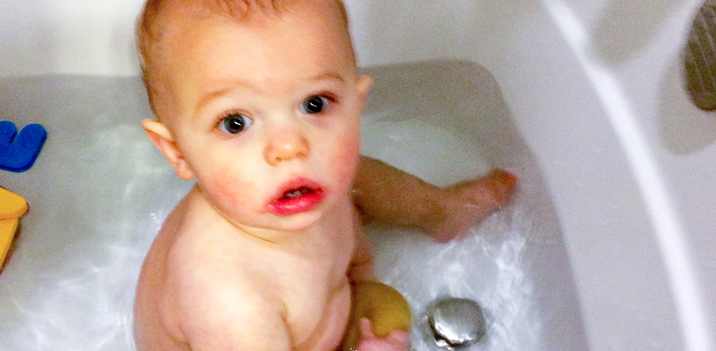 baby bathtub image